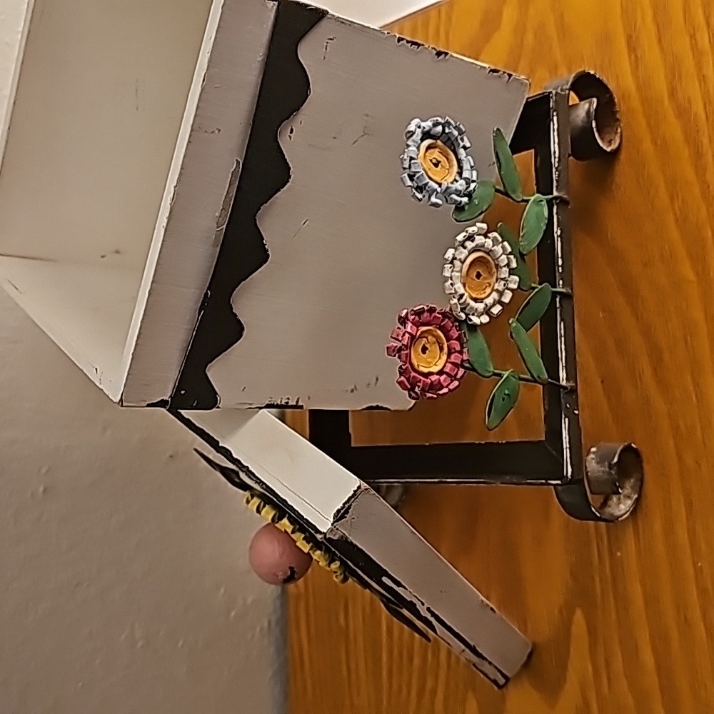 Floral Wood Metal Trinket Box - Picture 6 of 6